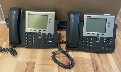 Cisco Office IP Phones 7941 Lot of 2 Good Condition