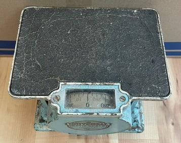 Vintage Baby Blue Universal Bath Scale Landers Frary Clark Connecticut