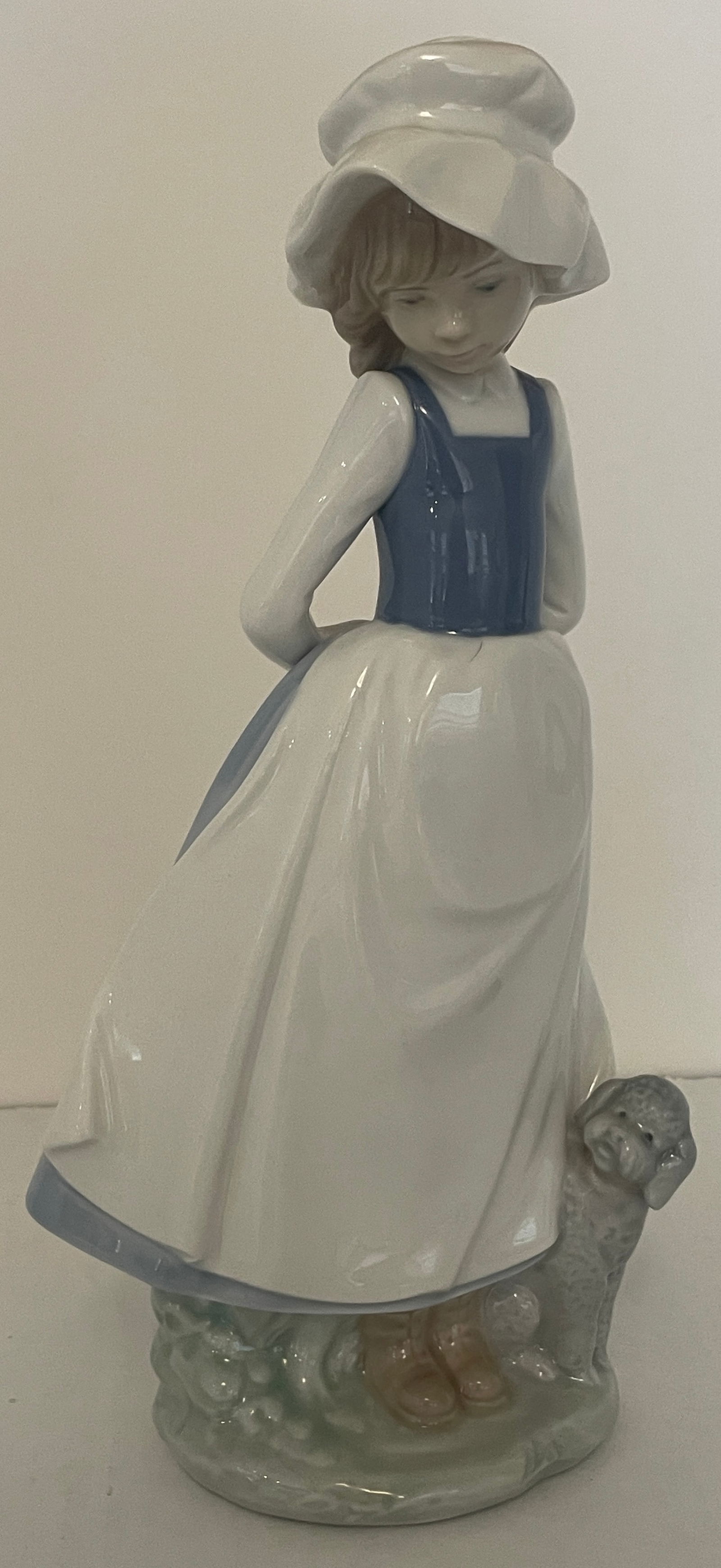 NAO by Lladro 1983 "Cheer Me Up" 9" Porcelain Figurine Spain Girl & Dog (1 of 9)