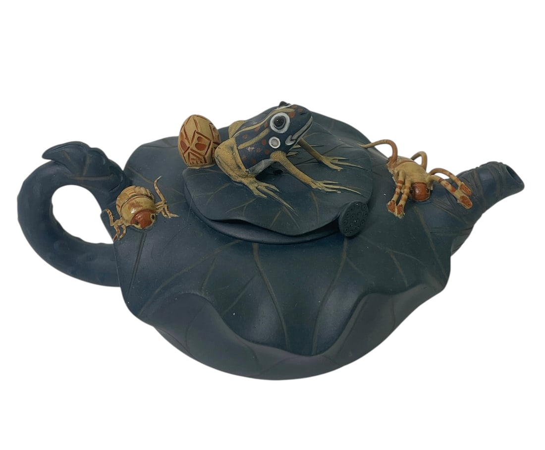 Chinese Yixing Zisha Unglazed Clay Teapot Frog Beetle & Cricket (1 of 11)
