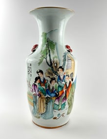 Chinese Famille Rose Porcelain Vase, Republic Period