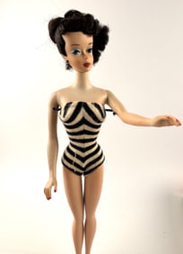 1959 Mattel Barbie No. 850 Brunette with Original Box and Accessories