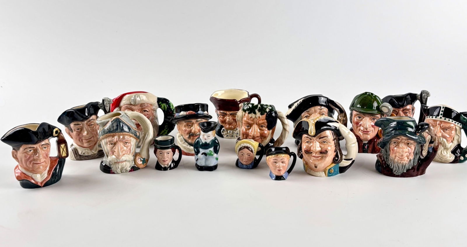 Royal Doulton Toby and Character Jugs, 17 Pieces (1 of 13)