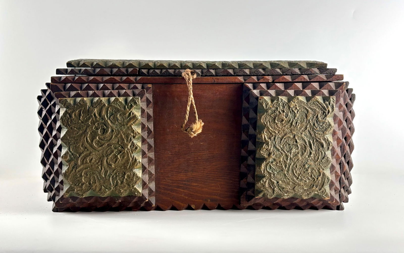 Early American Tramp Art Box (1 of 9)