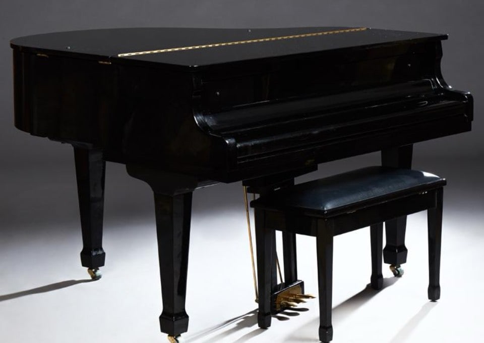 Kohler and Campbell Baby Grand Piano with Matching Bench (1 of 10)