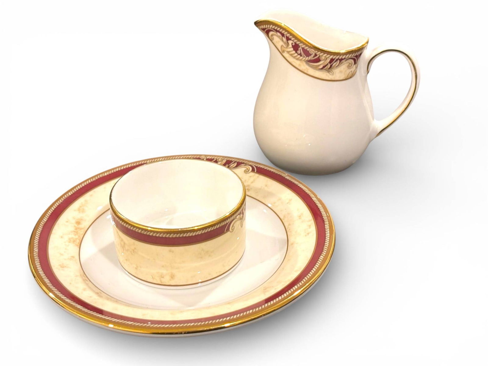 Wedgwood Bone China Set from The Breakers Hotel (1 of 8)