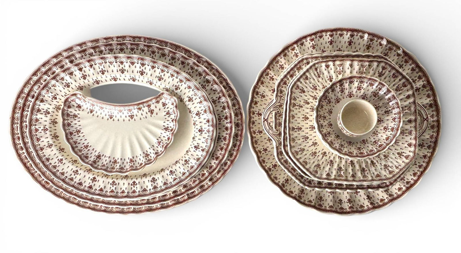 Spode Copeland Fleur de Lys Serving Platters and Dishes (1 of 13)