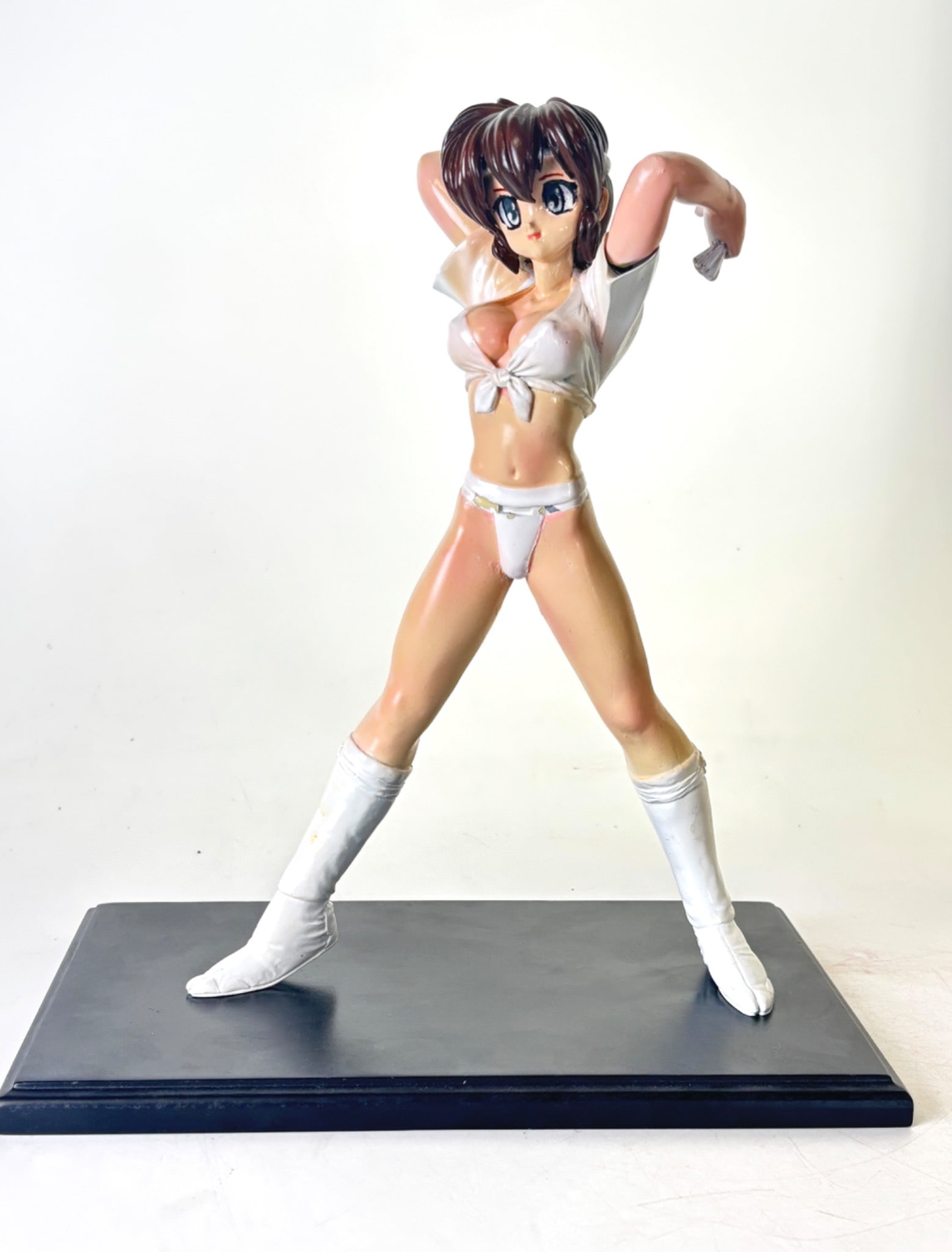 Omatsuri Yamakasa Shoujo Garage Kit Figure: A hand painted Omatsuri Yamakasa Shoujo garage kit figure featuring a dynamic pose, detailed facial expression, and intricate costume design. Cast in resin and standing on a simple rectangular black b