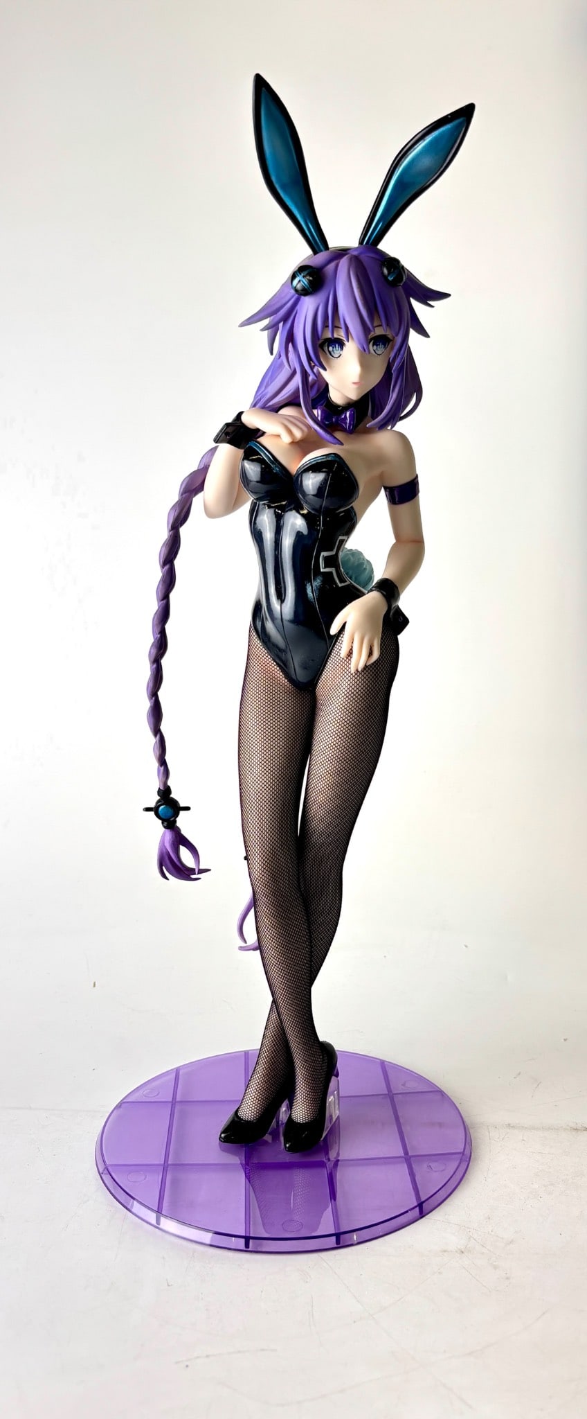 FREEing Purple Heart Bunny Ver. 1/4 Scale Figure, Hyperdimension Neptunia: Manufactured by FREEing, this Purple Heart Bunny Ver. figure from the anime Hyperdimension Neptunia is expertly crafted in 1/4 scale. Made of PVC, it features intricate details such as the glossy blac