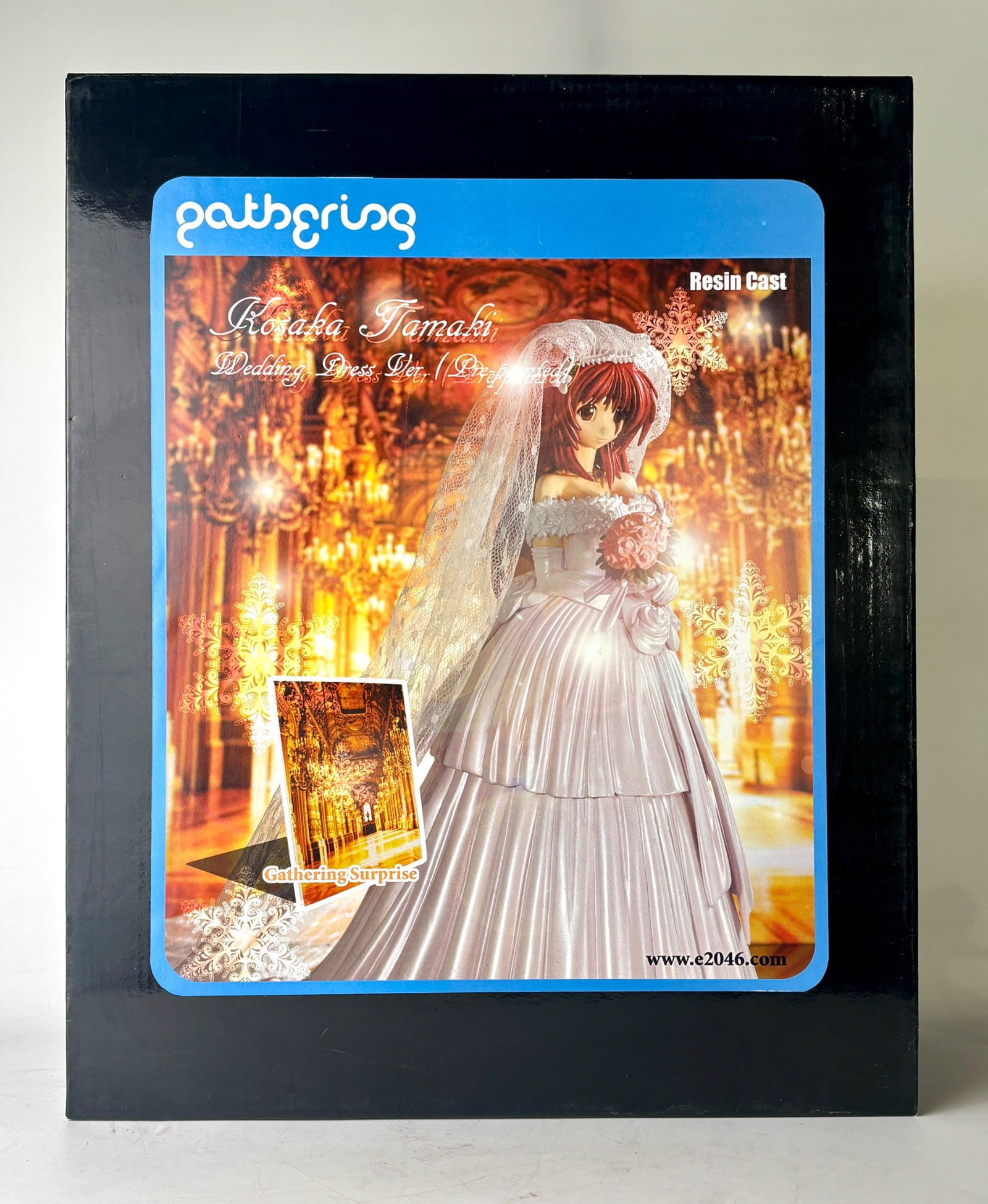Gathering Kosaka Tamaki Wedding Dress Ver BOX: Pre-painted resin cast figure of Kosaka Tamaki in Wedding Dress Ver., produced by Gathering. The figure is displayed in original packaging with vibrant design and product imagery. Contents include a c