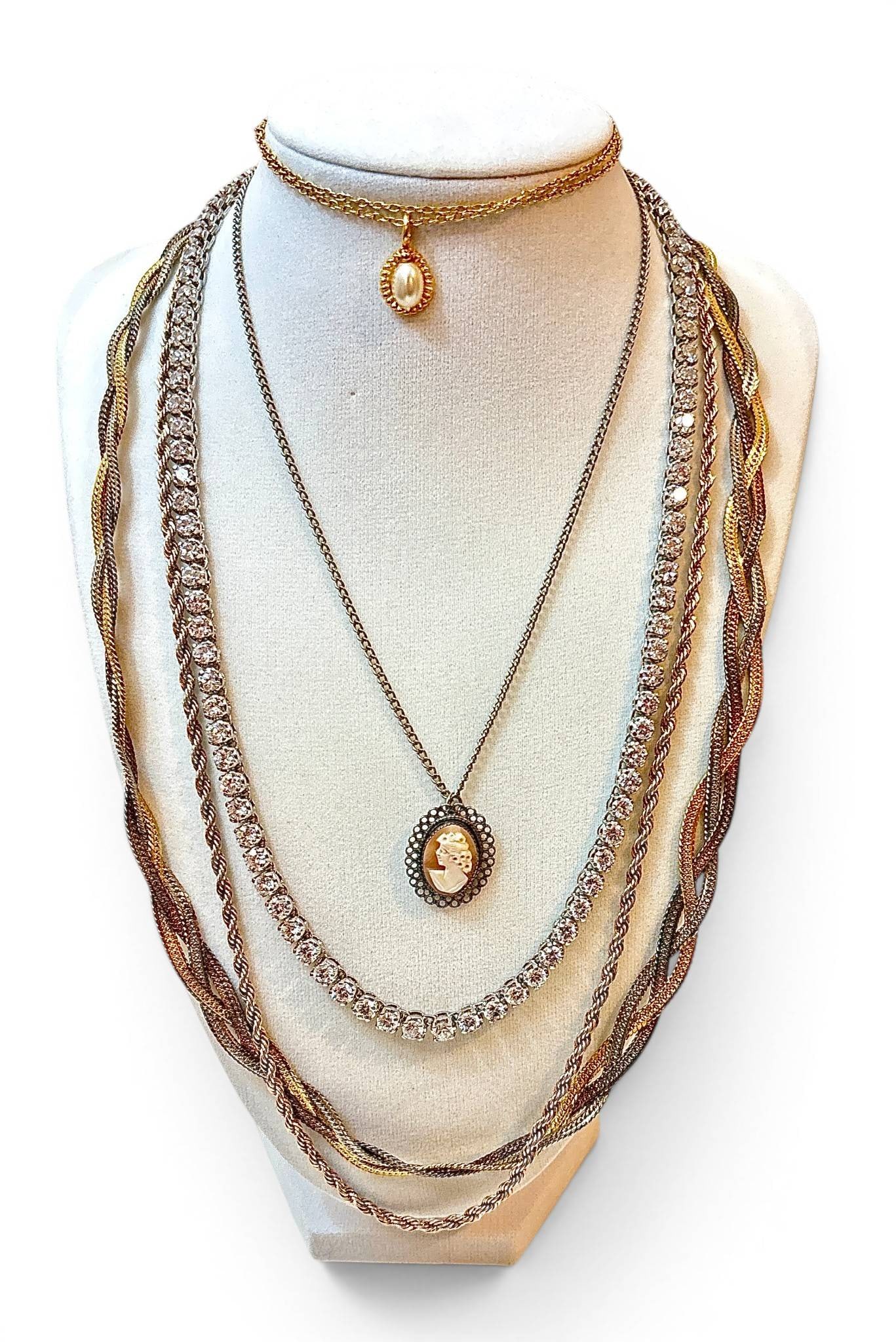 Vintage Costume Jewelry Necklaces (1 of 6)