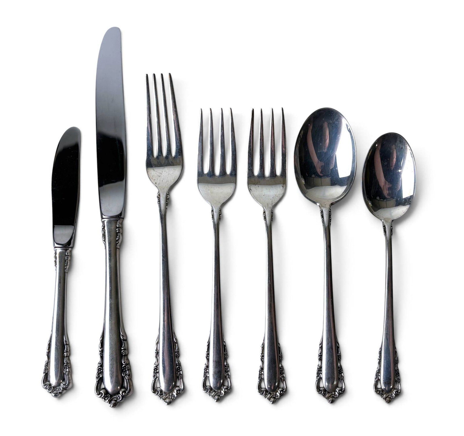 Lunt Carillon Sterling Flatware for Eight and Serving Pieces (1 of 16)
