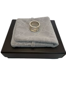 GUCCI Ring Blanc G Wide, G Logo Cutout