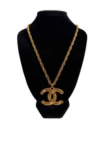 Chanel Vintage Textured CC Pendant Necklace, 16