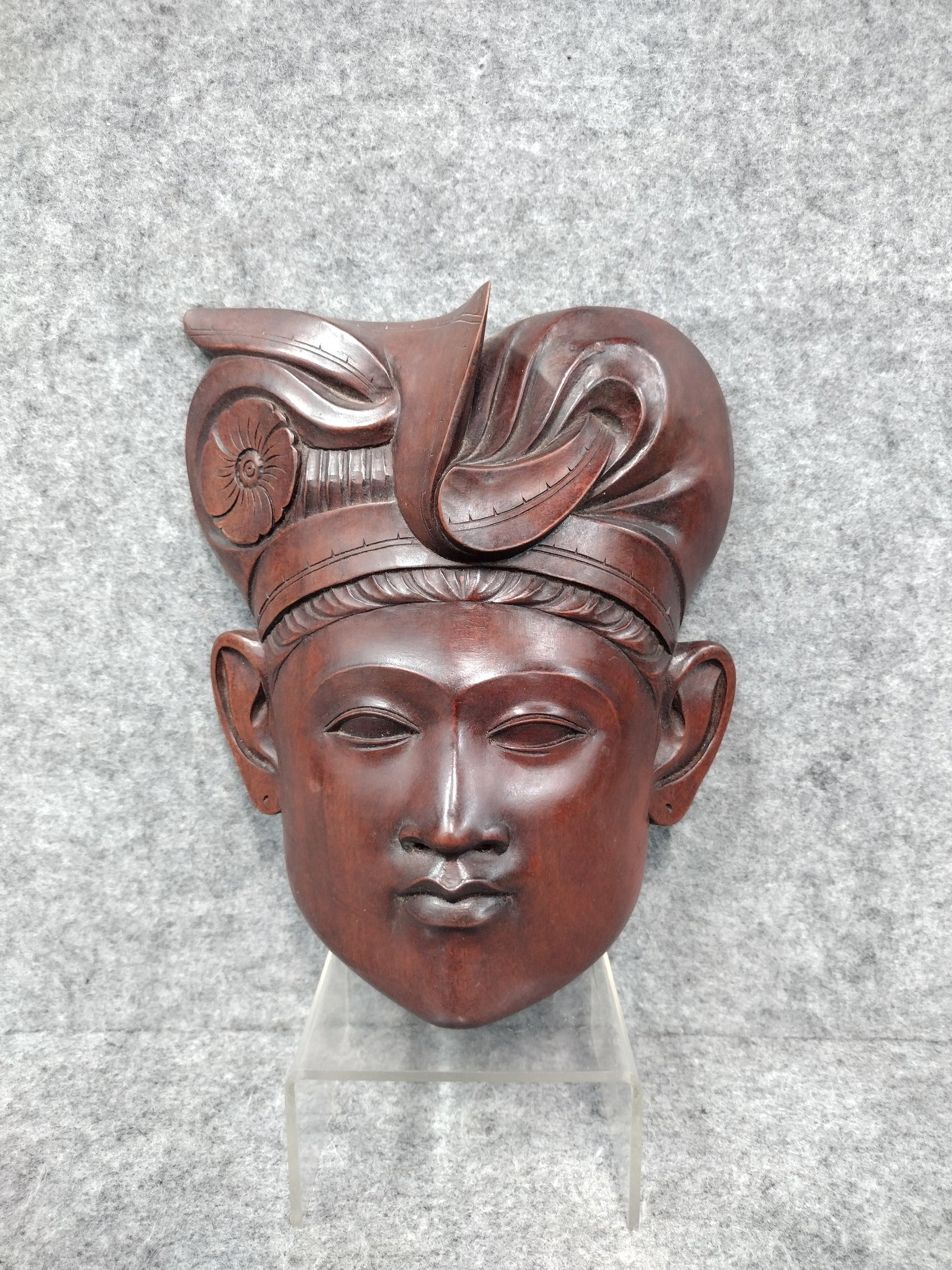 Balinese Carved Wood Warrior Mask Sculpture: Balinese Carved Wood Warrior Mask Sculpture 7.75" wide, 8" tall