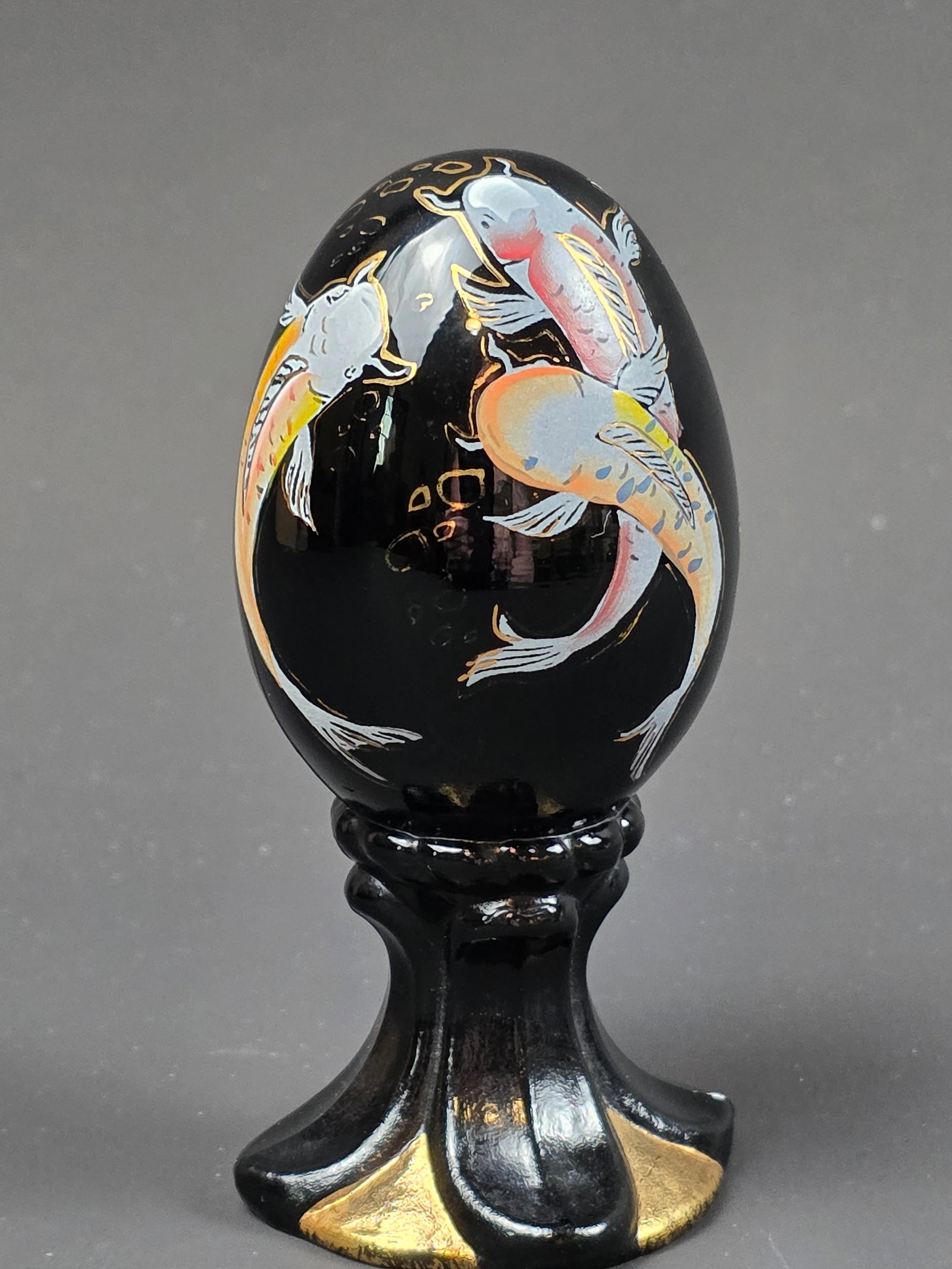 Fenton Black Pedestal with Koy Fish 1519/3000 Signed M Nutter: This is lovely.