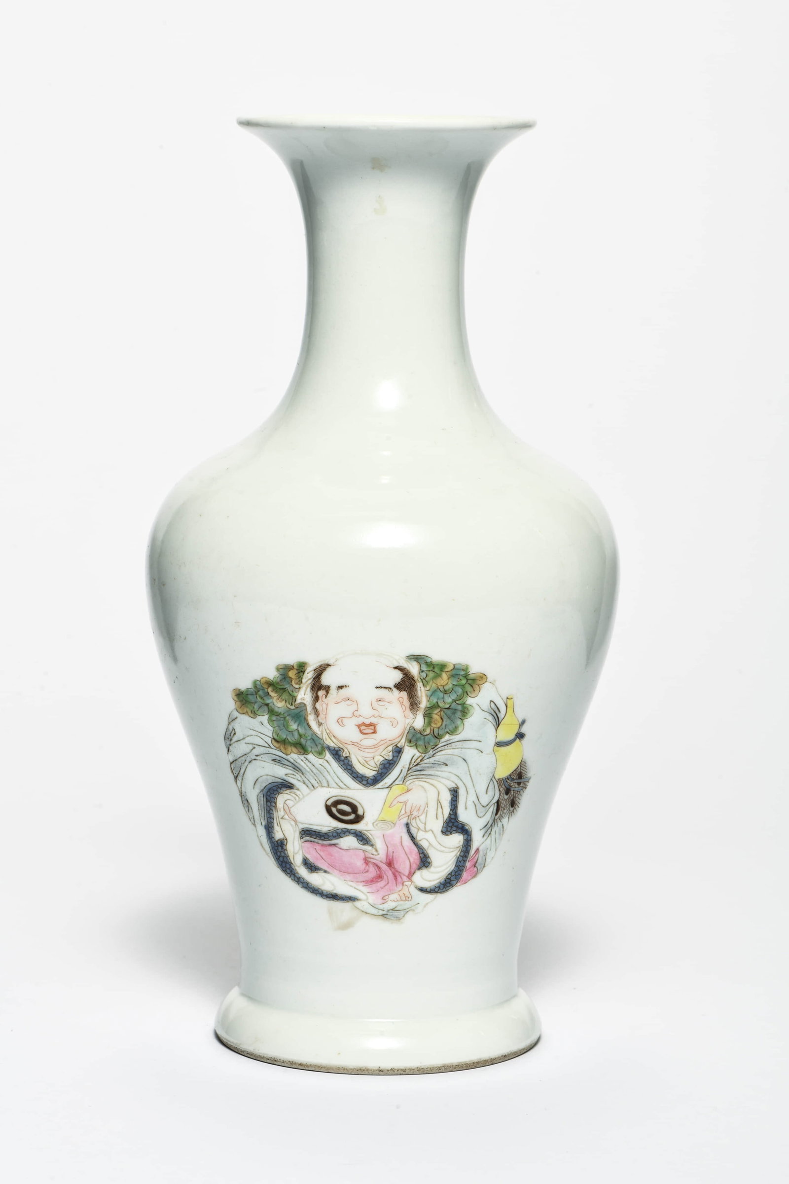 A FAMILLE ROSE 'FIGURES AND LINGZHI' VASE: A FAMILLE ROSE 'FIGURES AND LINGZHI' VASEDescription:Length: 12cm Width: 12cm Height: 26cm