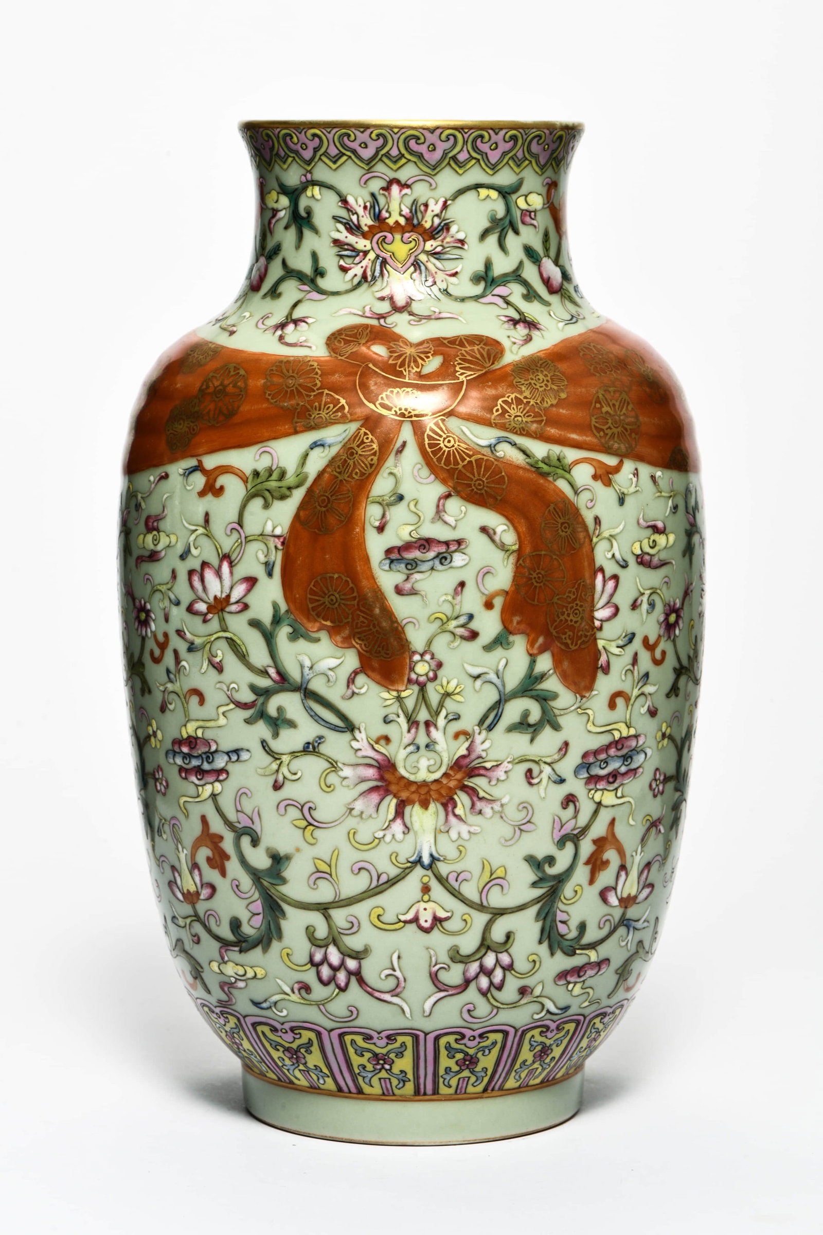 A PALE CELADON-GROUND FAMILLE ROSE 'INTERLOCKING FLOWERS' VASE: A PALE CELADON-GROUND FAMILLE ROSE 'INTERLOCKING FLOWERS' VASE Description: Length: 16cm Width: 16cm Height: 10.5cm