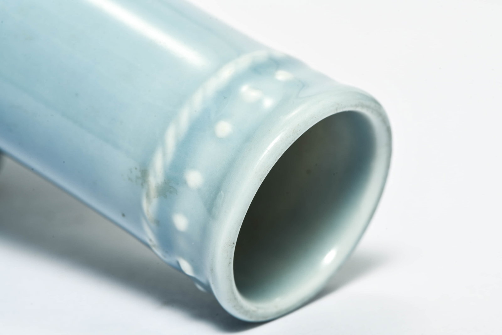 A SKY-BLUE GLAZED VASE - 3