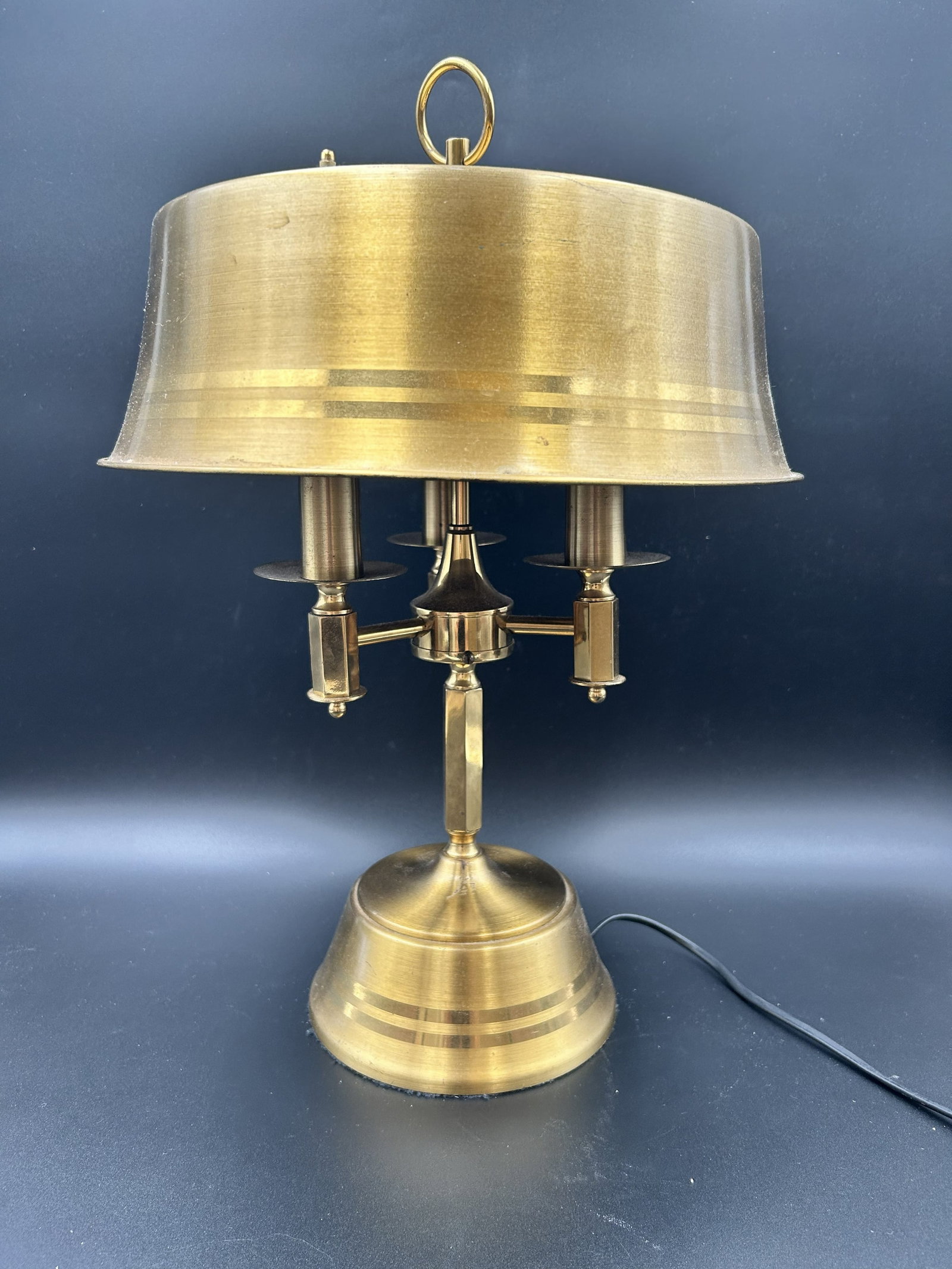 Vintage Brass Table Lamp, "New Öia" Type 72: This is a vintage brass table lamp, also known as "New Öia" Type 72. In great condition.