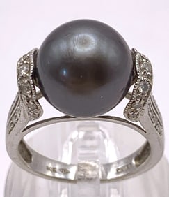 White Gold & Tahitian Black Pearl Ring