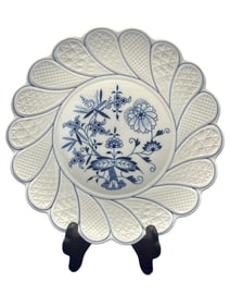 Meissen Porcelain"Blue Onion" Decorative Plate w/ Scalloped Edge