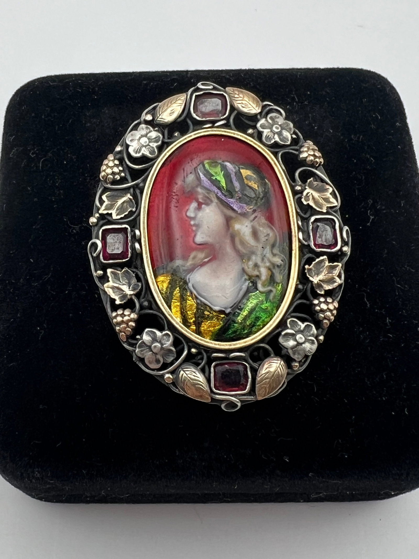 Silver & Gold Limoges Handpainted Cameo: Limoges silver and gold hand painted enamel cameo brooch with four emerald-cut amethysts.
