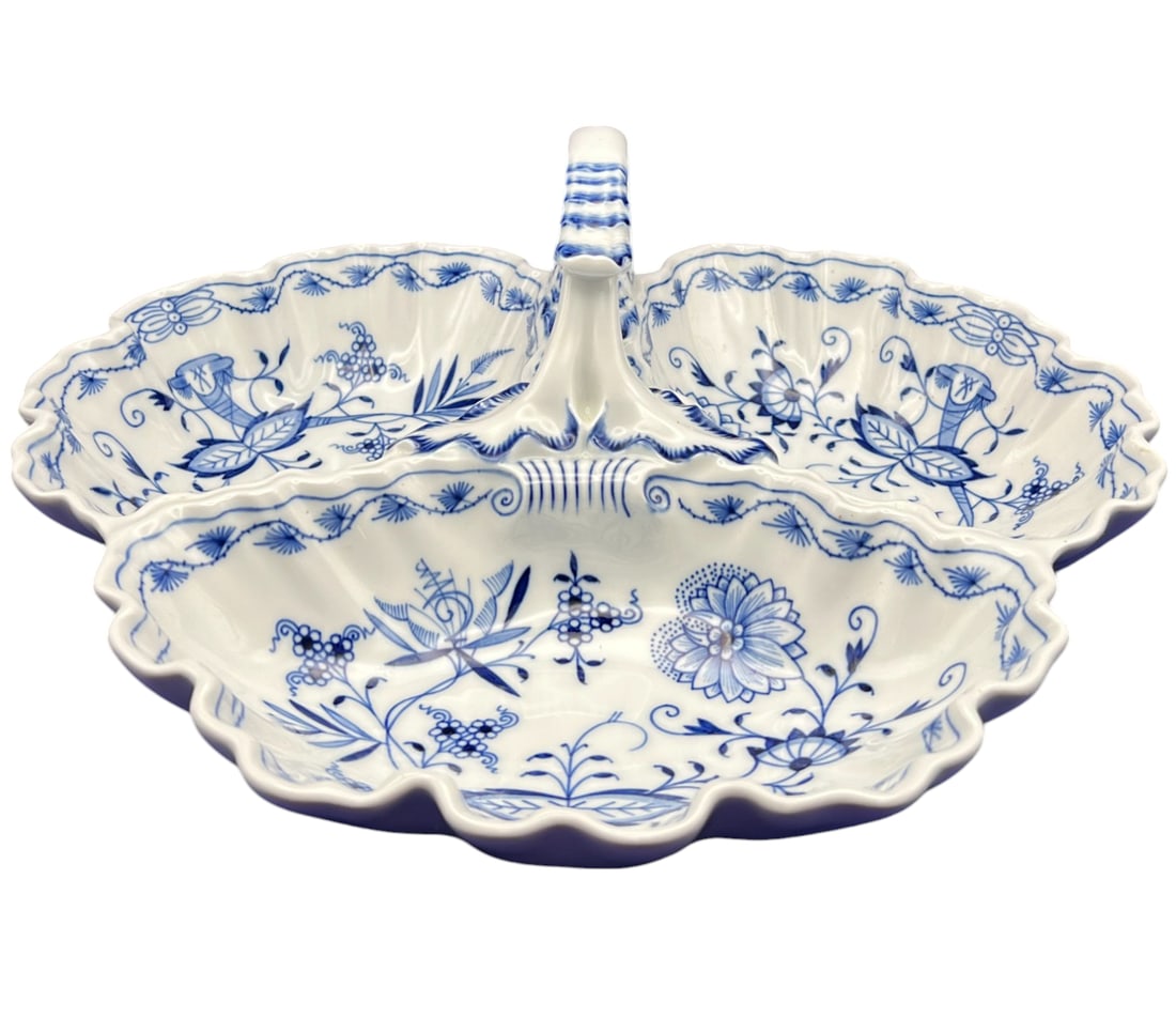 Meissen Porcelain "Blue Onion" Three-Lobed Serving Dish w/ Handle (1 of 6)