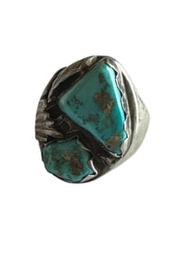 Old Pawn Vintage Navajo Kingman Turquoise and Sterling Silver Ring size 10.5.