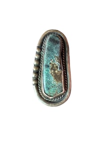 Vintage Navajo Kingman turquoise and sterling silver ring size 8.5