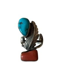 Navajo vintage Kingman turquoise and coral leaf sterling silver ring size 7.25