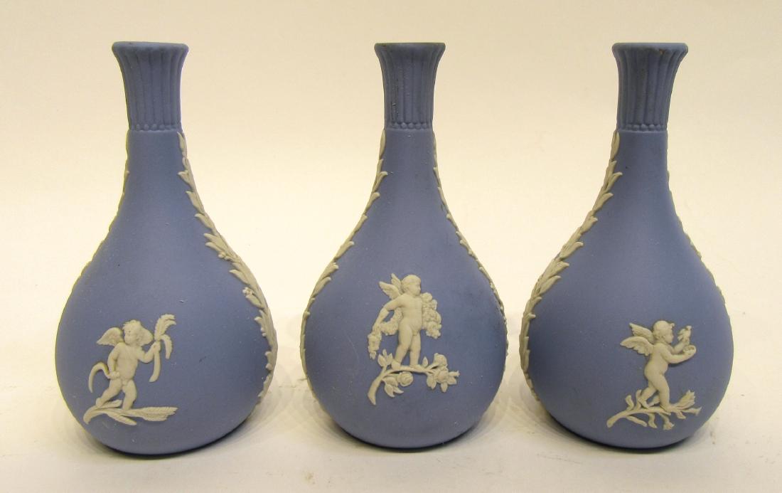 THREE WEDGWOOD BUD VASES (1 of 5)