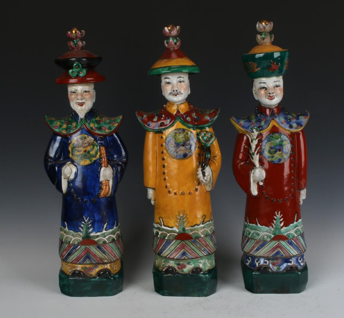 THREE PORCELAIN FIGURES (1 of 7)