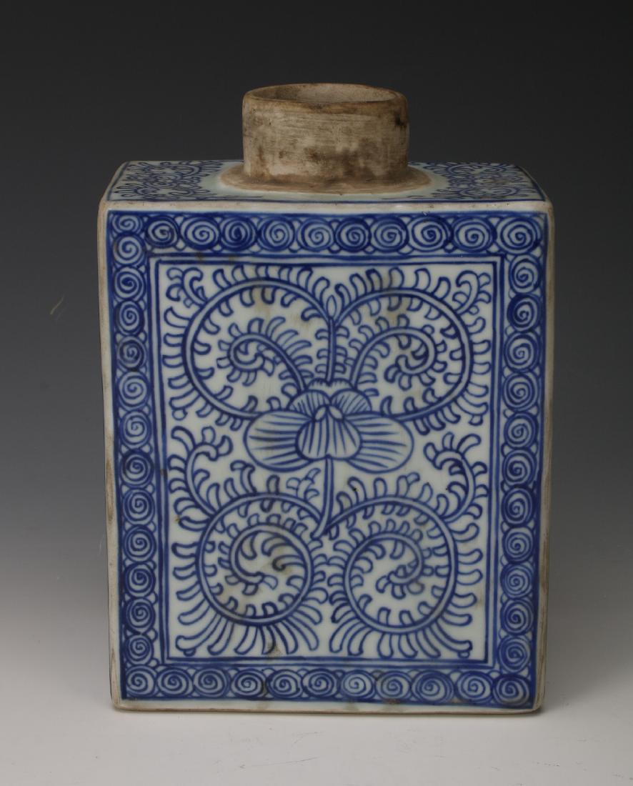 BLUE & WHITE CERAMIC BOTTLE WITH NO LID (1 of 5)