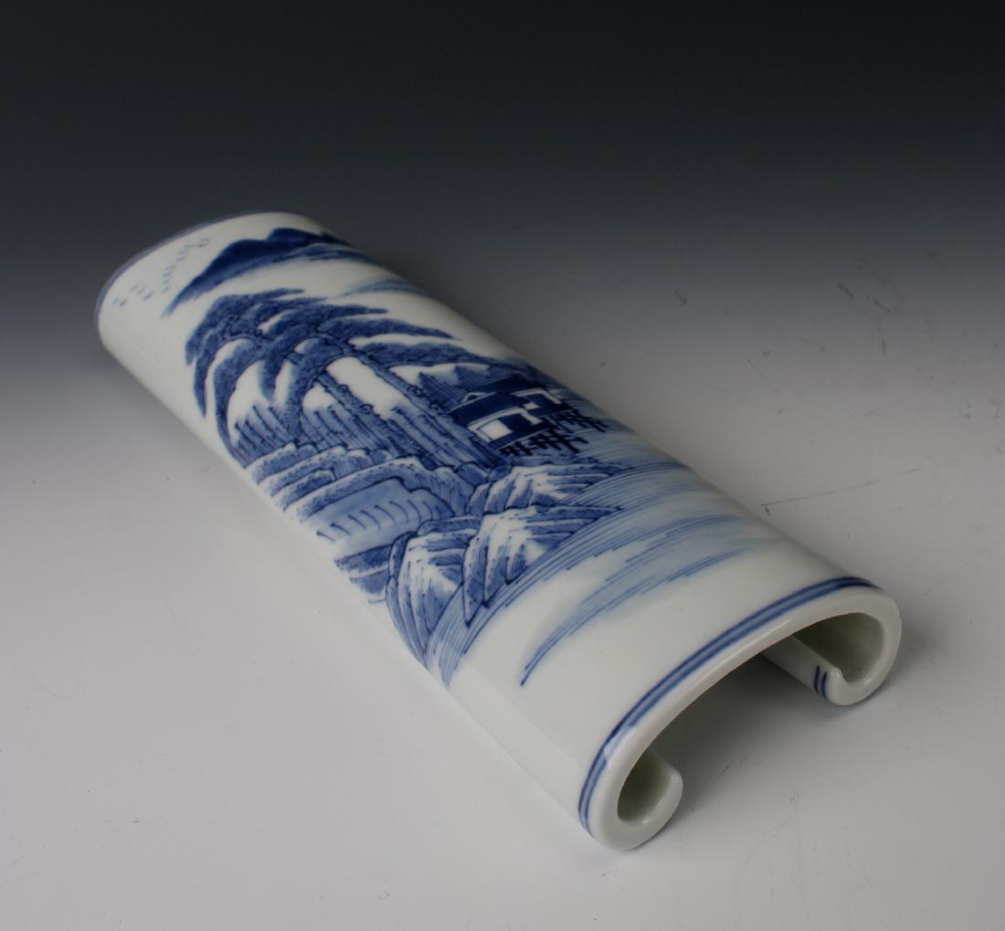 BLUE & WHITE WRIST REST (1 of 5)