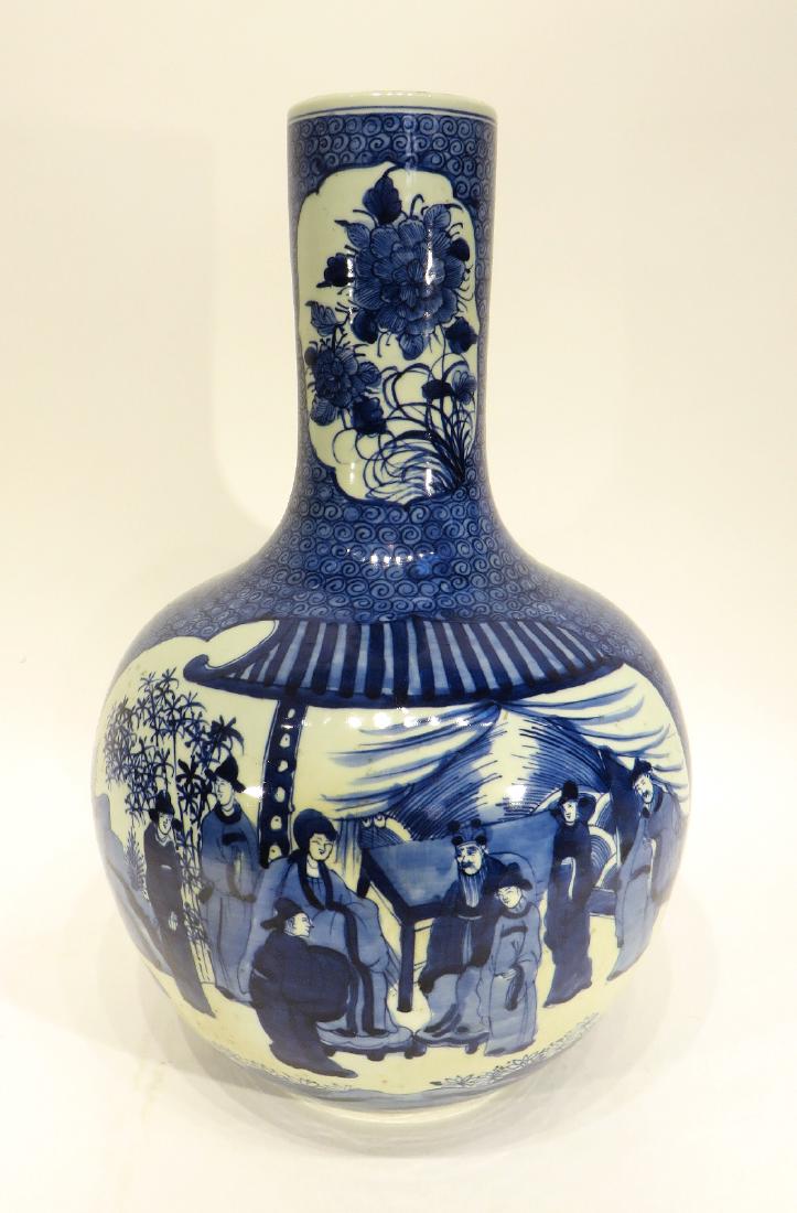 LARGE BLUE & WHITE VASE (1 of 5)