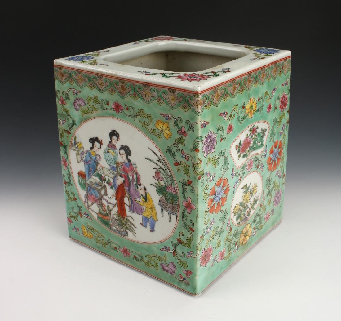 SQUARE FAMILLE VERTE BRUSH POT (1 of 4)