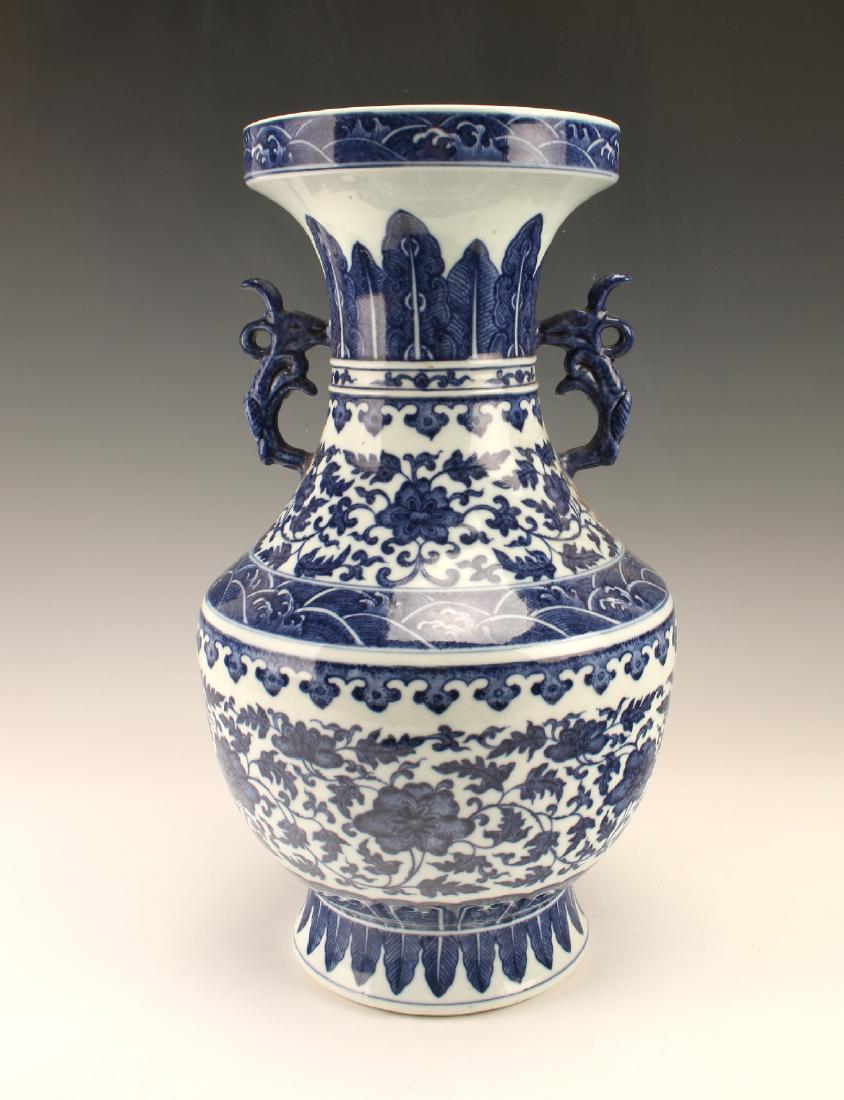 FINE BLUE & WHITE VASE WITH FLORAL PATTERN (1 of 7)