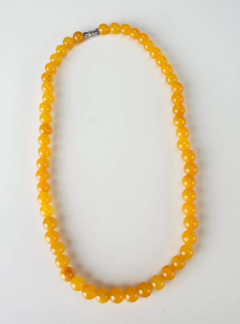 YELLOW JADE BEAD NECKLACE (1 of 3)
