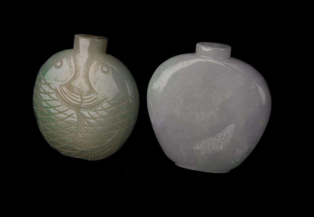 TWO JADE SNUFF BOTTLES (1 of 4)