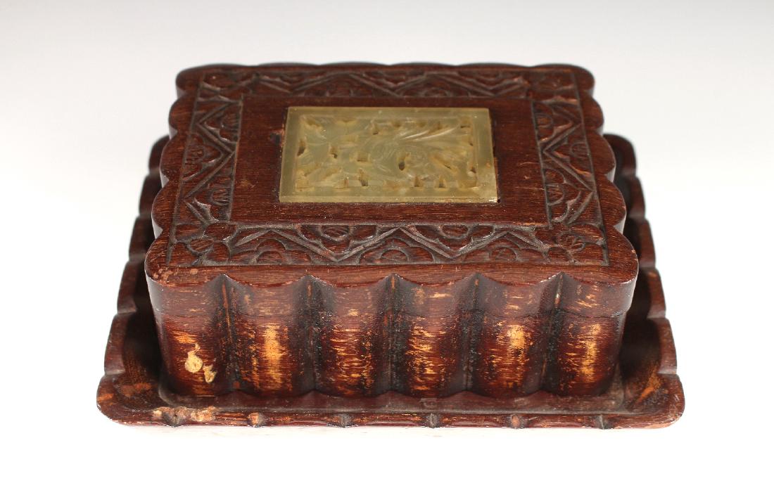 JADE & WOOD BOX WITH TRAY (1 of 5)