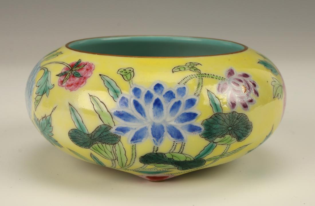 YELLOW BRUSH WASHER WITH FLOWERS (1 of 8)