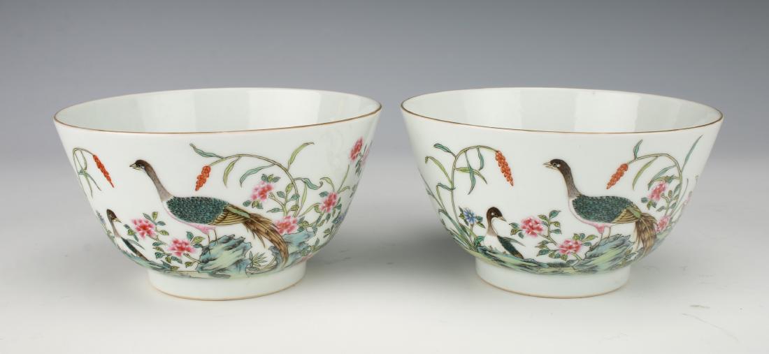 PAIR FINE YONGZHENG CHINESE PORCELAIN BIRD BOWLS (1 of 7)