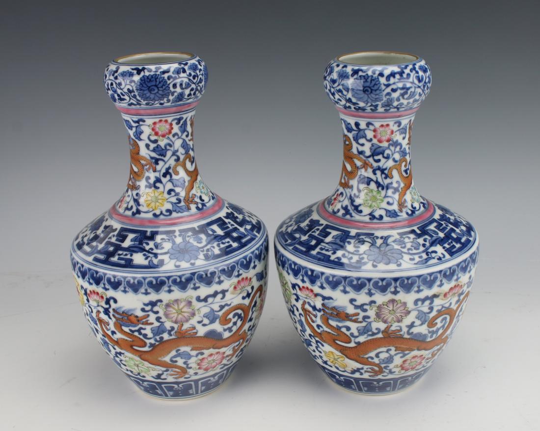 PAIR OF QIANLONG DRAGON VASES (1 of 8)