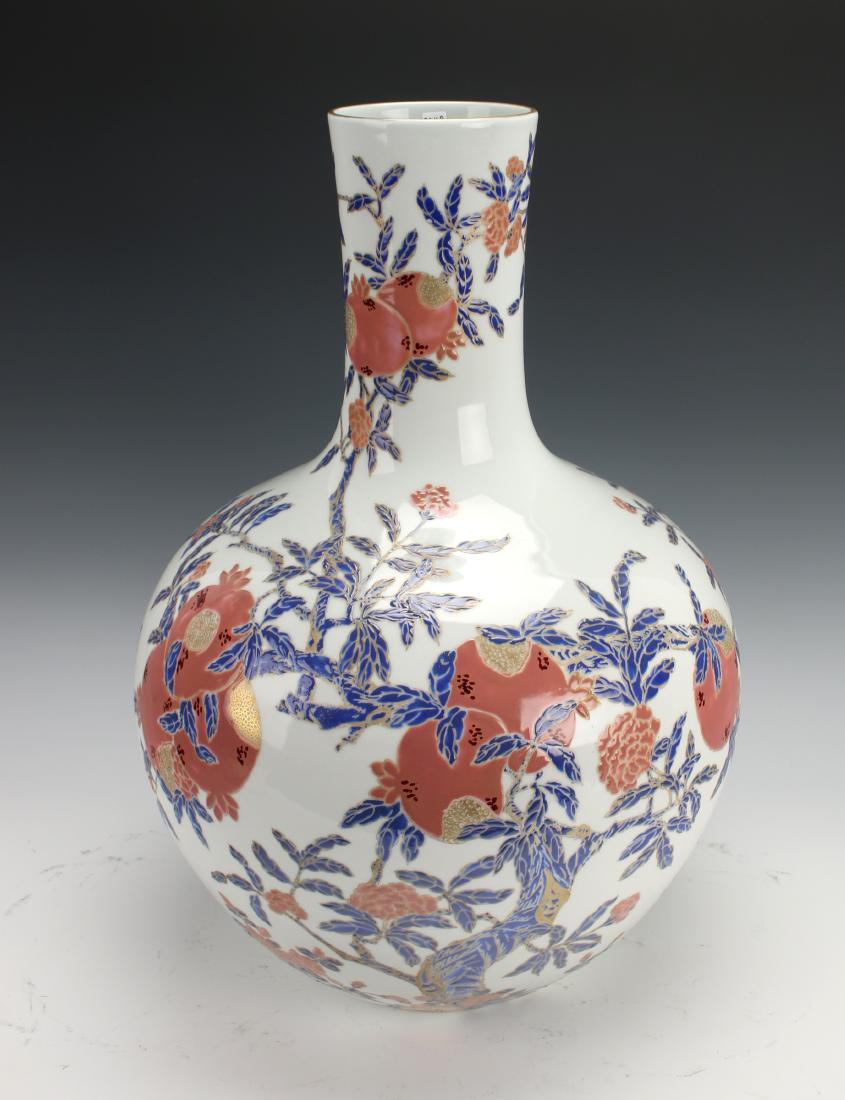 LARGE BULBOUS QIANLONG POMEGRANATES VASE (1 of 9)