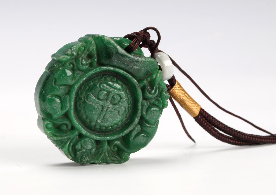GREEN HARD STONE PENDANT (1 of 4)