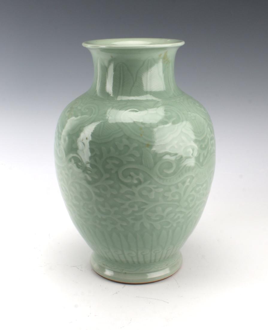 CELADON DRAGON VASE (1 of 9)