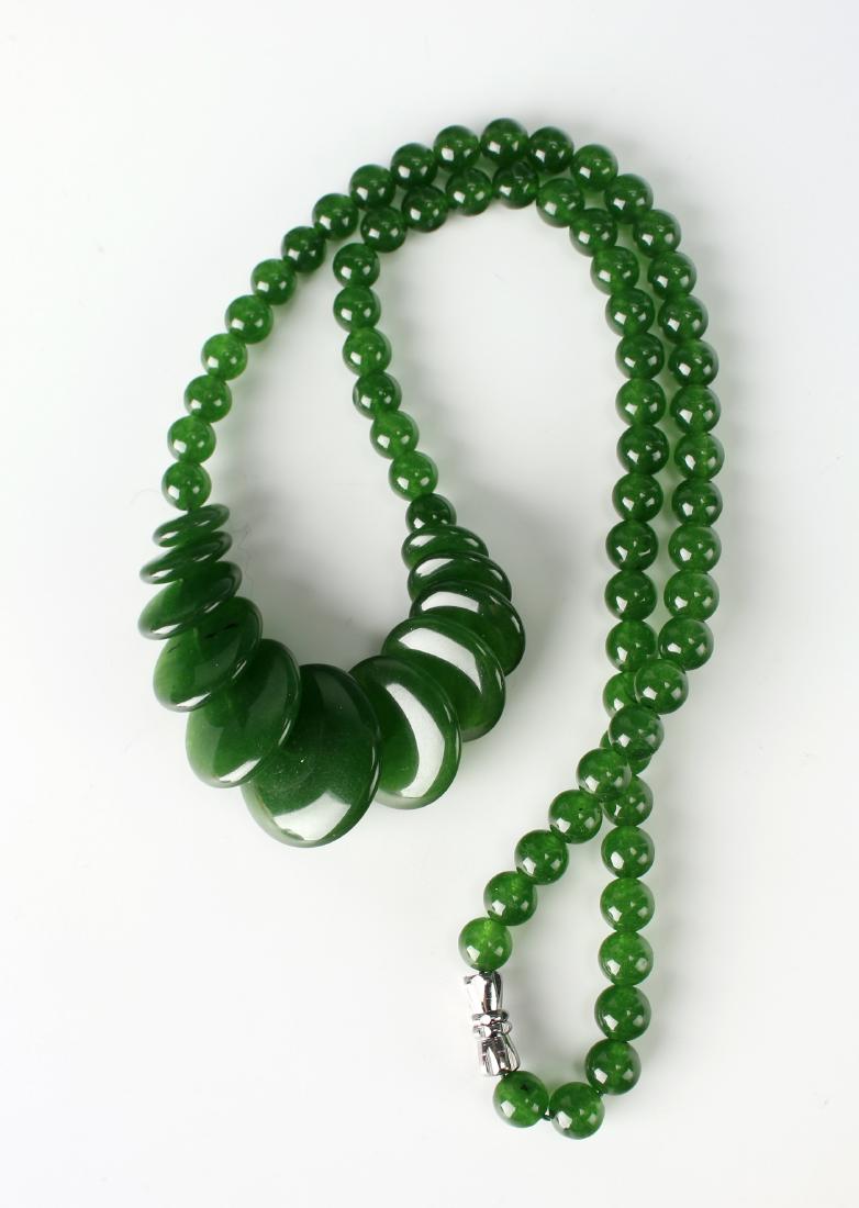 CIRCLE GREEN JADE NECKLACE (1 of 5)