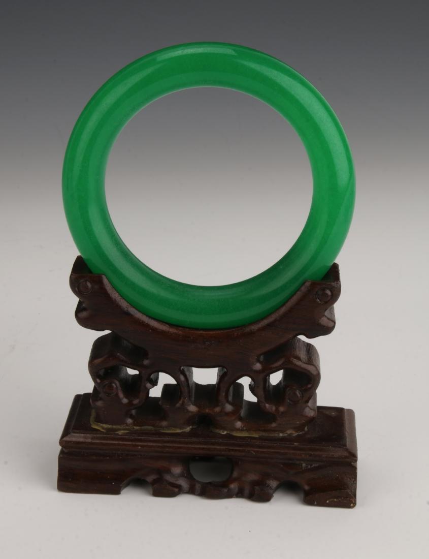 CHINESE IMPERIAL GREEN JADE BANGLE (1 of 5)