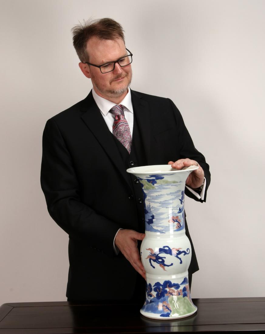 KANGXI PHOENIX TAIL VASE (1 of 8)